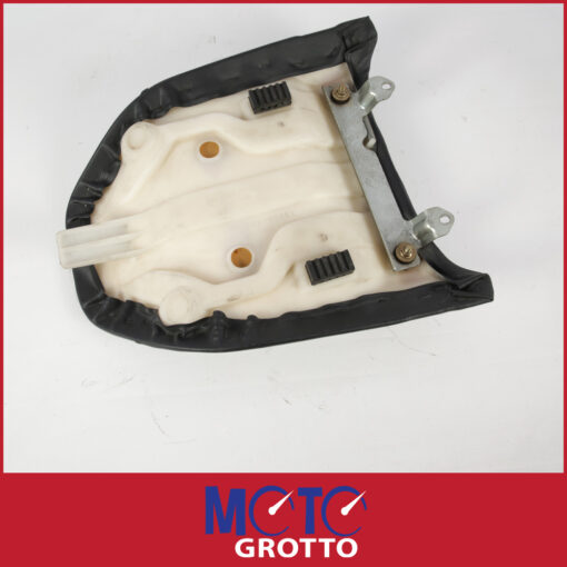 Suzuki GSXR1100W (P-W 93-98) Pillion Seat - Image 7