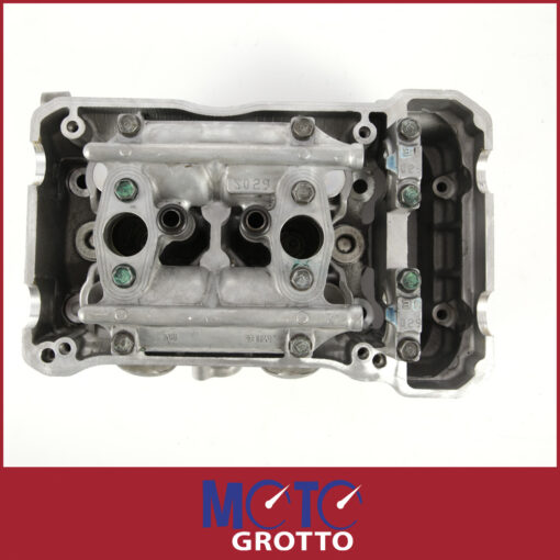 Honda VFR800FI (98-01) Front Cylinder Head With Valves And Cam Caps - Image 2