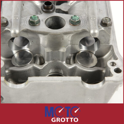 Honda VFR800FI (98-01) Front Cylinder Head With Valves And Cam Caps - Image 8