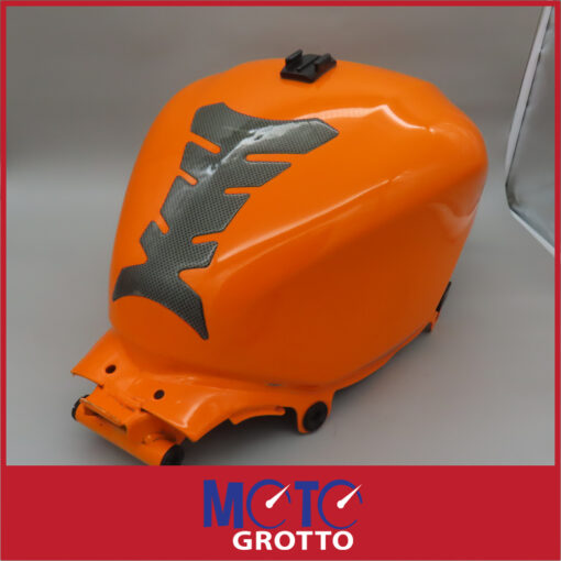 Honda CBR125R  Fuel Tank - Image 4