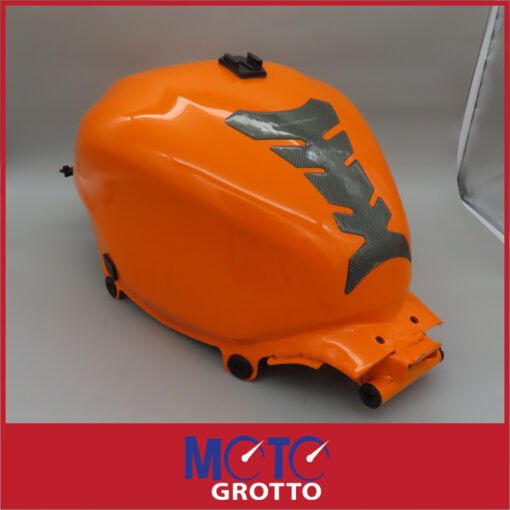 Honda CBR125R  Fuel Tank - Image 5