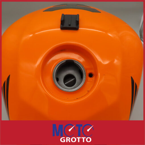 Honda CBR125R  Fuel Tank - Image 6