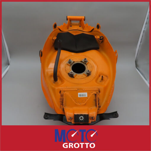 Honda CBR125R  Fuel Tank - Image 7