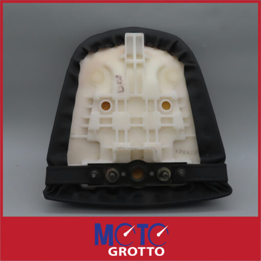 Pillion / Riders Seat for Suzuki GSXR750 K4 (04) , GSXR750 K5 (05) , GSXR600 K4 (04) , GSXR600 K5 (05) - Image 6