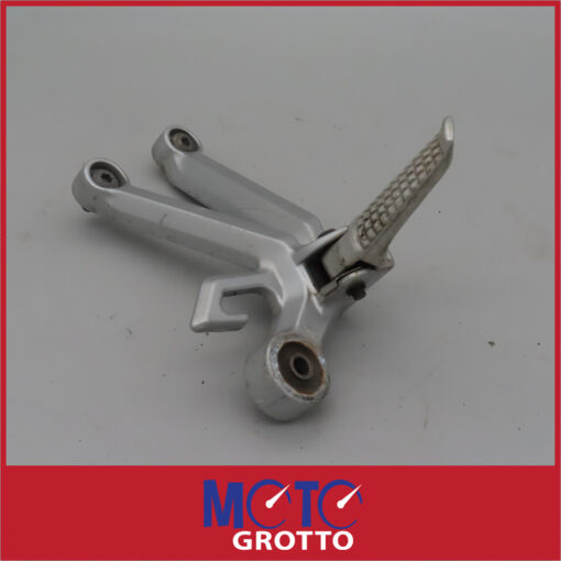 Right Hand Pillion Footrest and Hanger for Suzuki GSXR750  K4 (04) , GSXR750  K5 (05)