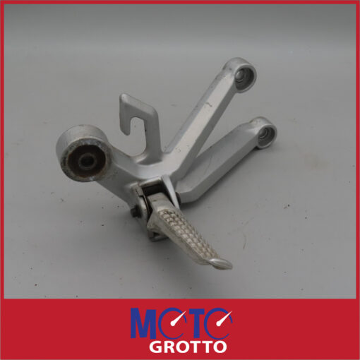 Right Hand Pillion Footrest and Hanger for Suzuki GSXR750  K4 (04) , GSXR750  K5 (05) - Image 4