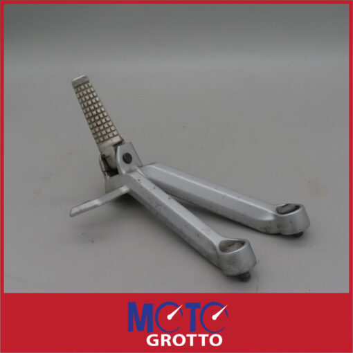 Left Hand Pillion Footrest and Hanger for Suzuki GSXR750 K4 (04) , GSXR750 K5 (05)