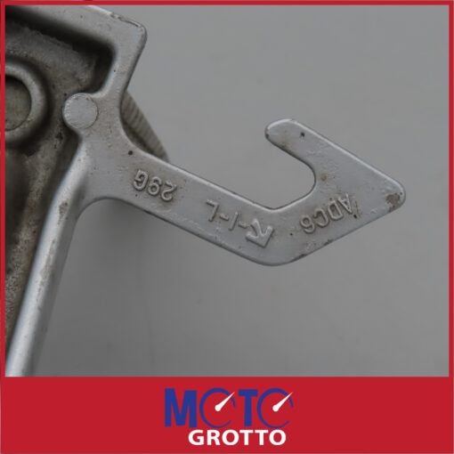 Left Hand Pillion Footrest and Hanger for Suzuki GSXR750 K4 (04) , GSXR750 K5 (05) - Image 5
