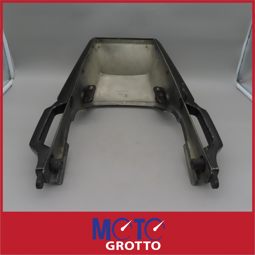 Kawasaki GPZ550 Uni-Trak Rear Tail Piece / Seat Cowl - Image 7