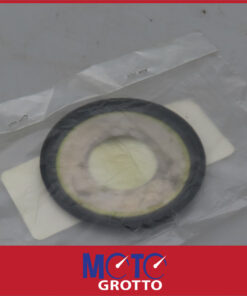 Steering Head Bearing Cover for Yamaha FZ6-NS  , FZ6 N  , FZ6 NV  , FZ6 NHG  , FZ6 S ()
