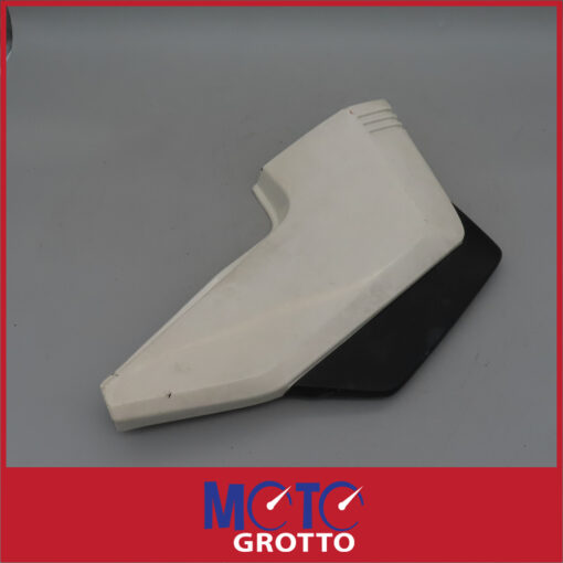 Suzuki  GSX250 E  Left Hand Side Panel / Frame Cover - Image 2