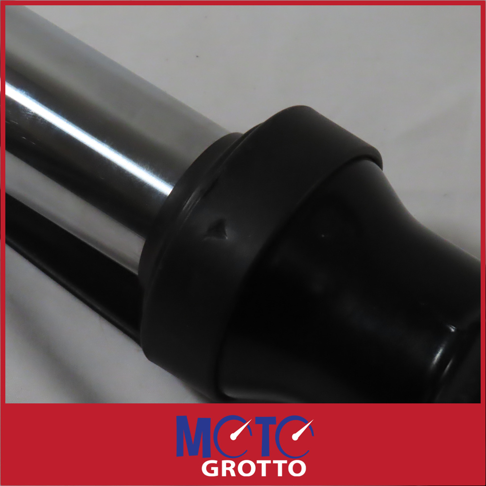 Triumph Bonneville SE T100 EFI Pair Of Front Fork Legs - Image 11