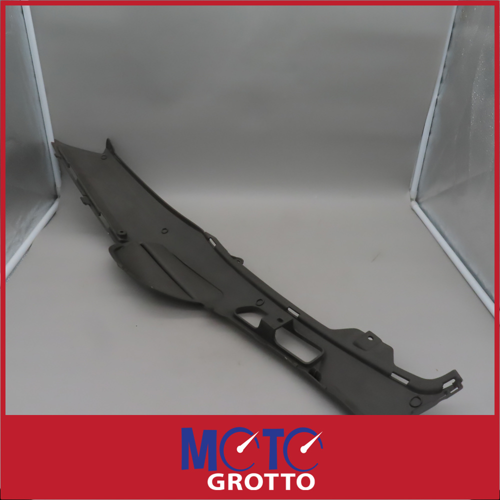 Suzuki AN125 (95) Right Hand Side Cover / Panel - Image 3