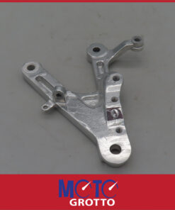 Yamaha YZF R6 (99-02) Right Hand Footrest Bracket - Image 4