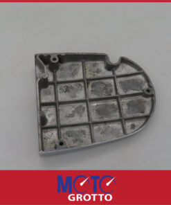 Suzuki GT380  Engine Case / Front Sprocket Cover - Image 5