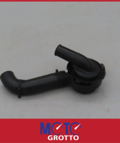 Alternative view of Breather, Inline, Moulding & Cap for Triumph Bonneville Bobber (17-20) , Bobber Black (17-20)
